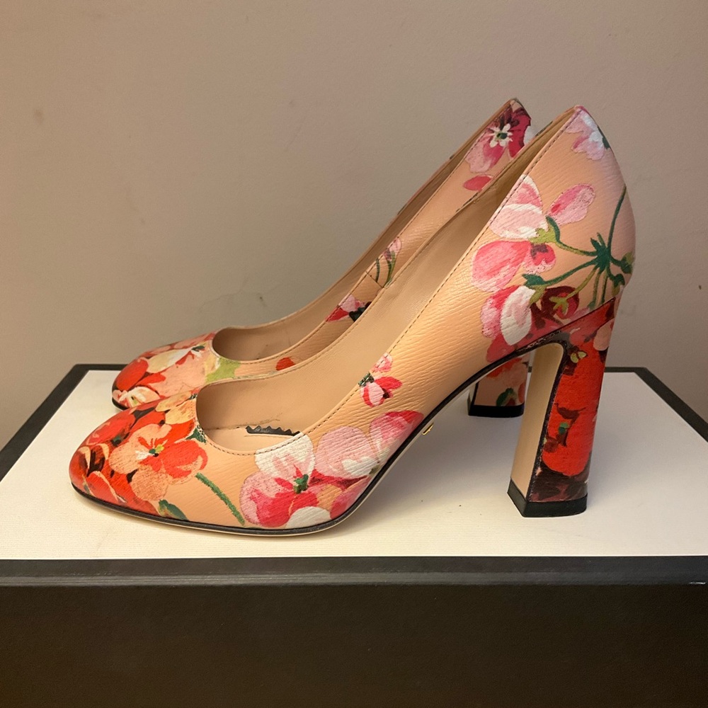 Gucci Shanghai Blooms Print Leather Pump